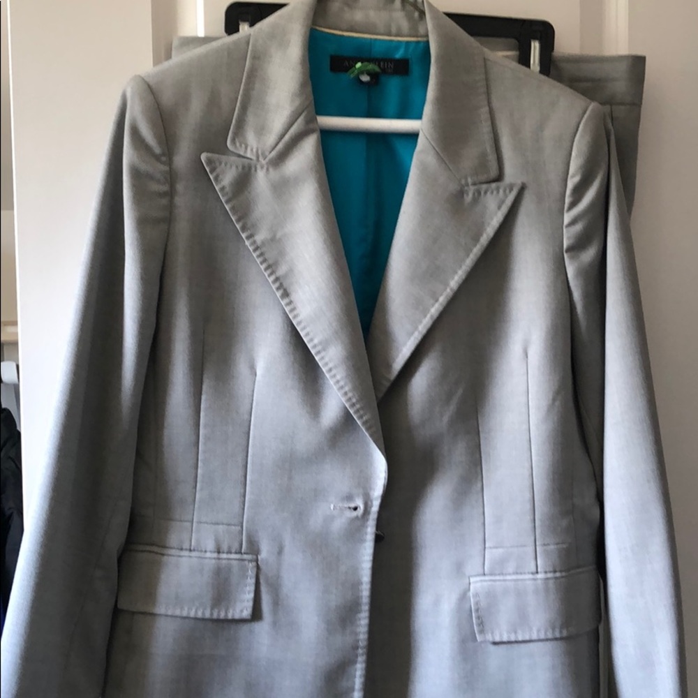 Anne Klein grey pantsuit size 12 like new